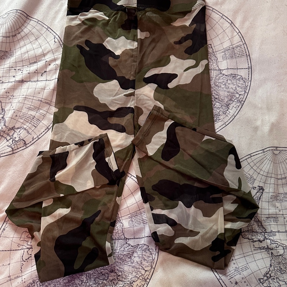 Forever 21 sheer Camouflage Leggings